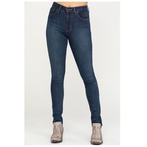 Levi’s 721 Super Skinny in Medium Wash